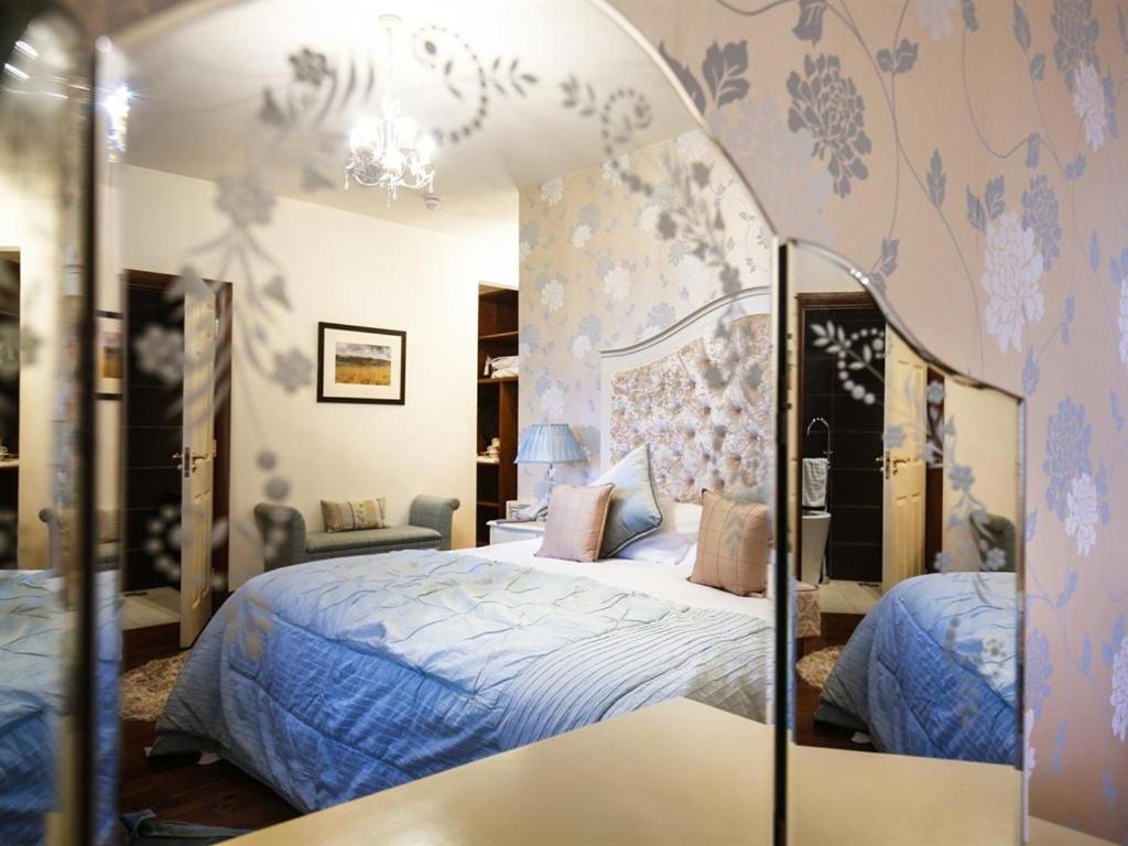 Customs House Country Inn Belcoo Buitenkant foto