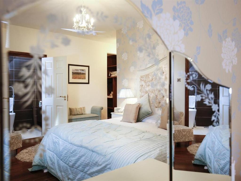 Customs House Country Inn Belcoo Buitenkant foto